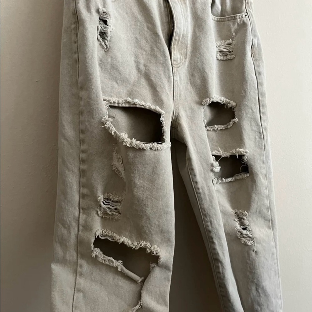 Missguided Riot Distressed High Rise Mom Jeans - Picture 6 of 9